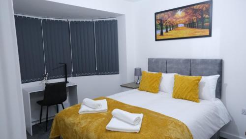 ETIHCITY - 3 Bedroom Semi - Free Parking near Etihad Stadium, Tourist attractions, Manchester City Centre, Transport and Motorway Links next to McDonald's - Sky n Netflix photo 3