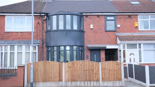 ETIHCITY - 3 Bedroom Semi - Free Parking near Etihad Stadium, Tourist attractions, Manchester City Centre, Transport and Motorway Links next to McDonald's - Sky n Netflix photo 51