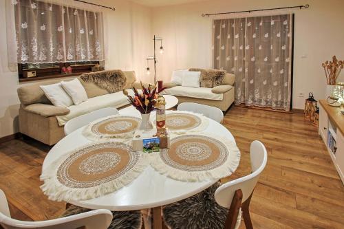 Chata Liptov, Domček v záhradách