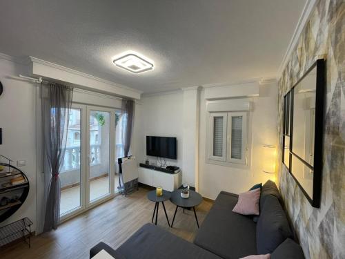 Apartment with pool & balcony less than 10min walk to Playa del Cura