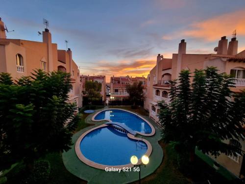 Apartment with pool & balcony less than 10min walk to Playa del Cura