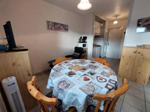 Photo de la galerie de l'établissement Résidence Le Chateau Durieux 1 - Belle vue pour ce petit hébergement très central ! MAE-7384, à Aix-les-Bains