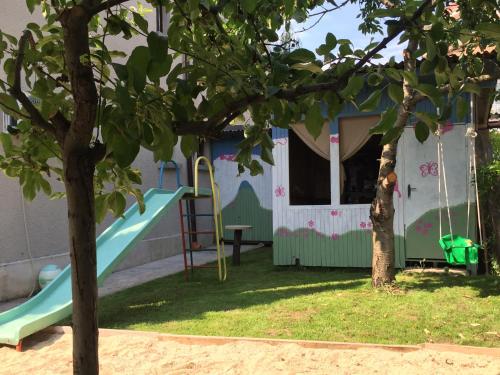 Dječje igralište u objektu Villa Elmar