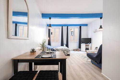 Large Studio 100m from the beach