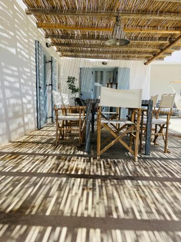 VILLA THEIA - SELENE , appartement de charme pour 4 à 6 personnes prés de la plage et du village de Koufonissi