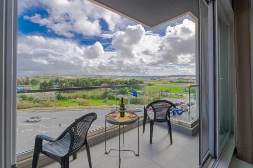 New Spacious Apartment 3 Bdr 2 Bth Balcony 7