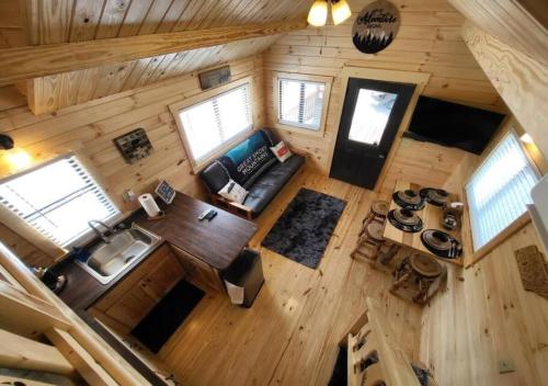 Picturesque Family Cabin with Loft in Tennessee photo 16