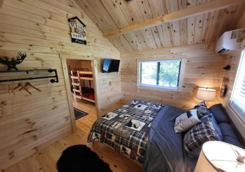 Picturesque Family Cabin with Loft in Tennessee photo 17