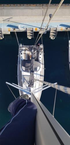 a boat is docked at a dock in the water at VOILIER 12 Mtres 3 CABINES PROCHE JO MARSEILLE in Marseille