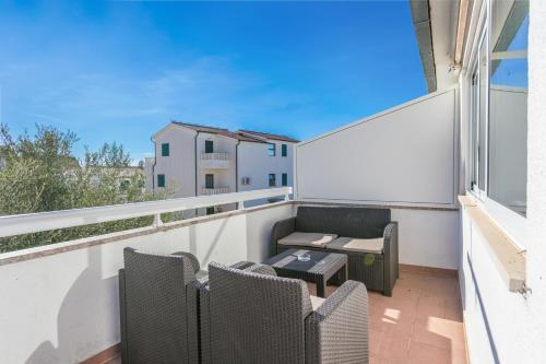 Apartments by the sea Rogoznica - 22241