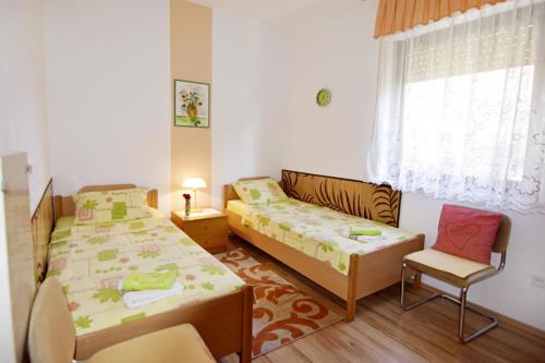 Apartments with parking space Umag - 22482