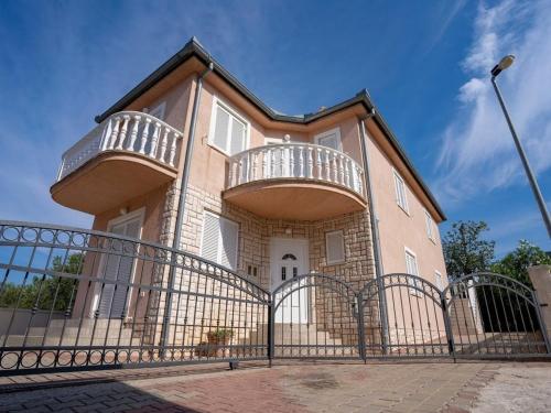 Apartments with parking space Sveti Filip i Jakov, Biograd - 22404