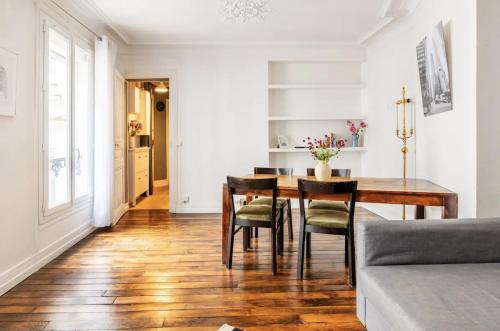 Spacious bright apartment in Montmartre Paris