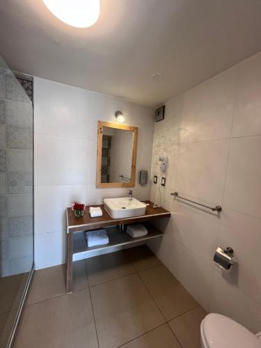 Bathroom sa CASA CRISTOBAL Centenario DELUXE