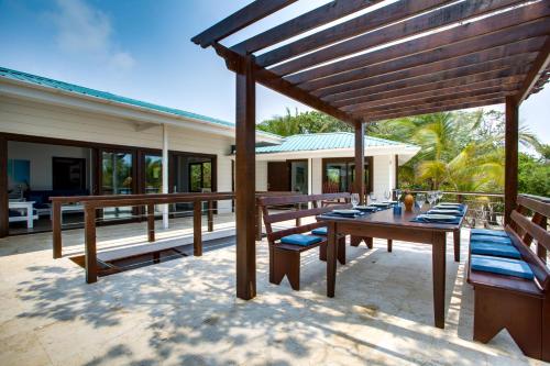 Αίθριο ή υπαίθριος χώρος στο The Slow Loris 3 Bedroom Villa