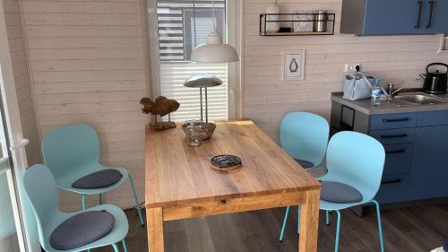 Fotografie z fotogalerie ubytování Hausboot Snowbird Lübeck mit großem Sonnendeck v destinaci Lübeck