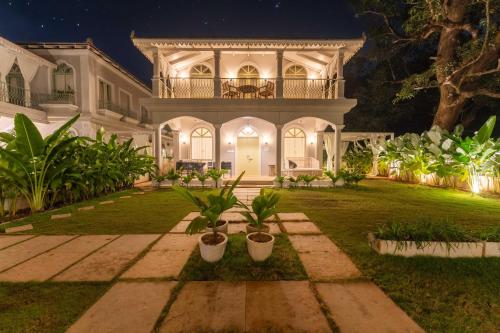 Κήπος έξω από το Barcelona Villas at Love Story Siolim- 3BHK Private Pool Villas