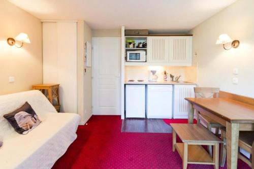 Kuchyň nebo kuchyňský kout v ubytování Résidence Le Sequoïa - maeva Home - Studio 3 Personnes Confort MAE-3769