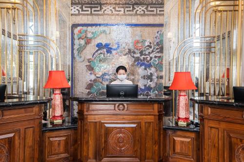 Tetamu yang menginap di Silk Path Grand Hue Hotel