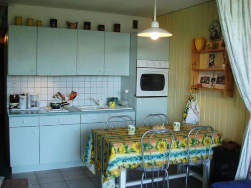 Résidence Les Alpages - Studio au pied des pistes dans une résidence avec piscine extérieure MAE-9784