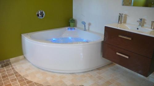 Φωτογραφία από το άλμπουμ του Gites Les Cerisiers 2 σε Blacons