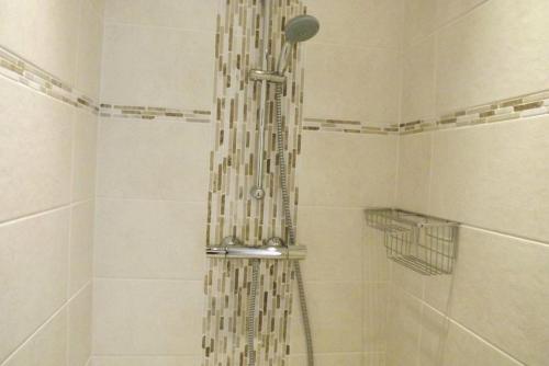 Koupelna v ubytování Gîte de France L'oustal du lac 3 épis - Gîte de France 4 personnes MAE-8964