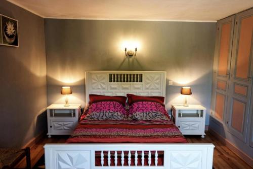 Ένα ή περισσότερα κρεβάτια σε δωμάτιο στο Gîte de France Les palinières 3 épis - Gîte de France 4 personnes MAE-9384