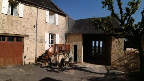 Saint-RobertにあるGîte de France Le colibri 2 épis - Gîte de France 6 personnes MAE-9894のギャラリーの写真