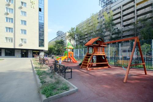 Sân chơi trẻ em tại Cozy studio in the best area! 10