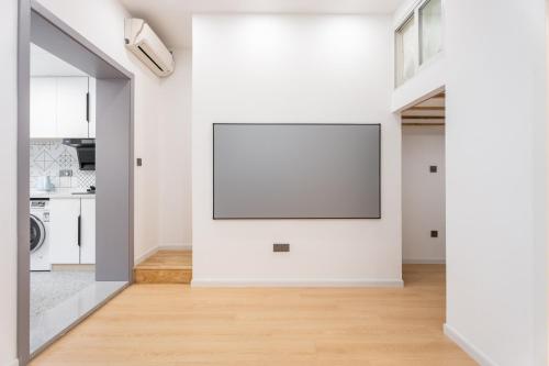 Afbeelding uit fotogalerij van Shanghai Hills&XING 1885 Family Homestay Near Line2 & Line12 West Nanjing Road in Shanghai