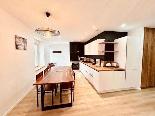 Kuchyň nebo kuchyňský kout v ubytování La Brimbelle - Hypercentre rue piétonne