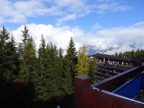 Photo de la galerie de l'établissement Résidence Bellecote - Appartement 2 pièces 5 personnes au centre de la station d'Arc 1800, pied des pistes et proche des commerces dans le village du MAE-2067, à Arc 1800