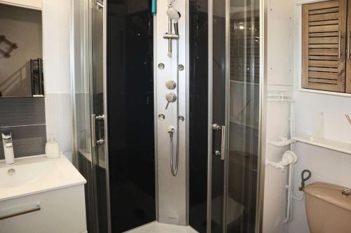 Ванна кімната в Résidence Orr Des Cimes - Studio pour 4 Personnes 801