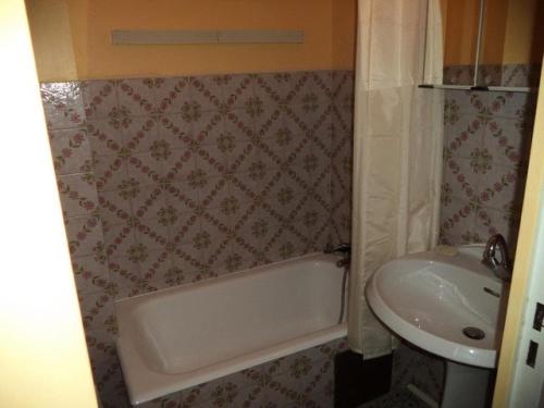 Uma casa de banho em Résidence Le Boussolenc - Studio pour 2 Personnes 581