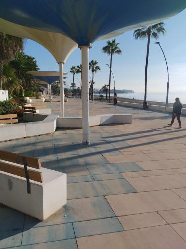 Bajo frente al mar