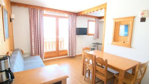 Photo de la galerie de l'établissement Résidence Parc Aux Etoiles - C202PAE - APPARTEMENT 2 CHAMBRES AVEC BALCON MAE-8734, à Narreyroux