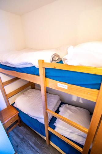 - 2 lits superposés dans une petite chambre dans l'établissement Résidence Thabor E - THABOR E - THAE174 MAE-3139, à Modane
