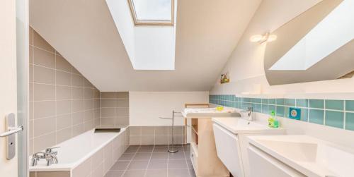 Ванная комната в Chalet Le Serac - Chalets pour 10 Personnes MAE-3287