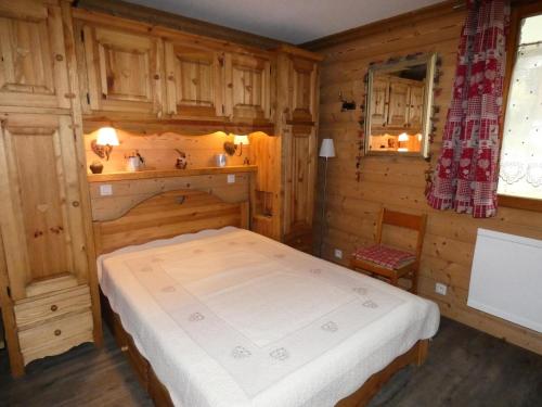 Ένα ή περισσότερα κρεβάτια σε δωμάτιο στο Résidence Terrasse - La Terrasse 26 - Magnifique 2 pièces, vue imprenable sur la vallée MAE-5264