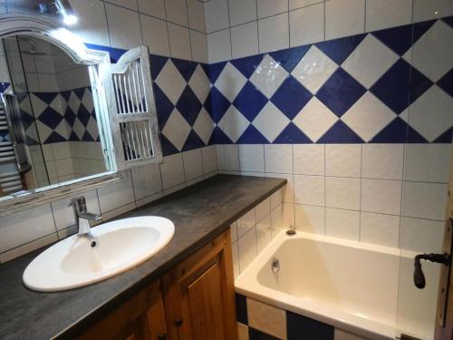 Koupelna v ubytování Résidence Terrasse - La Terrasse 26 - Magnifique 2 pièces, vue imprenable sur la vallée MAE-5264