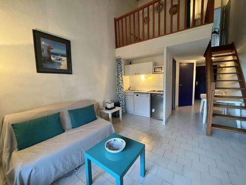 Photo de la galerie de l'établissement 2 chambres, piscine, lave linge, lave vaisselle, parking, balcon, parking privatif, à La Seyne-sur-Mer