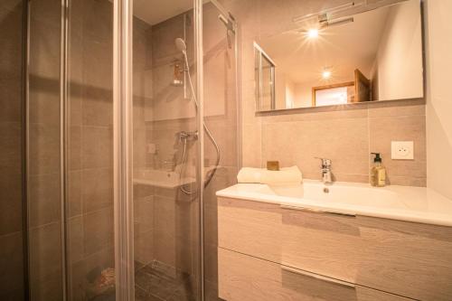 Phòng tắm tại Résidence LUMI BATIMENT B - Appartement LUMI B pour 4 Personnes 004