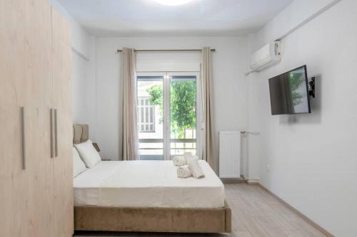 New and renovated studio close to Megaro Mousikis