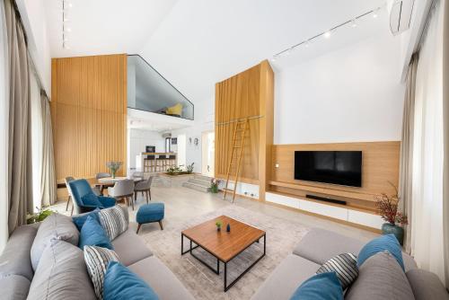 Villa True Oasis with Heated Pool