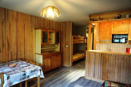 Photo de la galerie de l'établissement Résidence Rond Point I - Studio 4 personnes MAE-1504, à Orcières