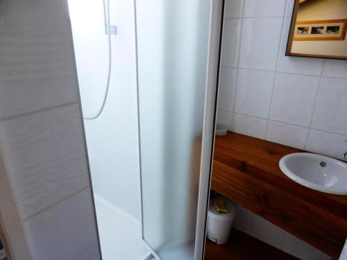 a bathroom with a shower and a sink at Chalet Champelet - Chalets pour 8 Personnes 33 in Les Contamines-Montjoie