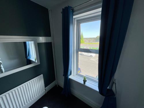 Gallery image of HNFC Stays - Spacious house w/ all essentials - 3b in Newcastle upon Tyne
