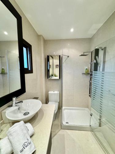 Seafront Skol Marbella Center by EaW Homes
