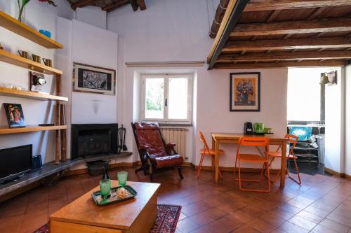 Trastevere Characteristic Roman Home
