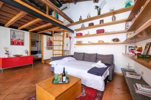 Trastevere Characteristic Roman Home